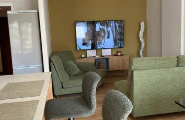 HomeOffice with Church Views - Foto 14