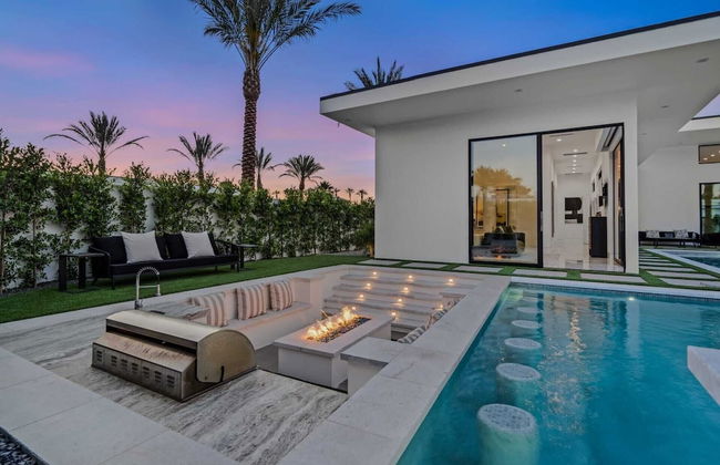 Villa Sleeps 17 w/ Pool, Firepit, Putting Green Bravo Villa 3 by Avantstay - Foto 40