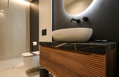 Spacious & Luxurious - Fully Renovated & Equipped 2BR Suite - Historical Centre - Photo 15