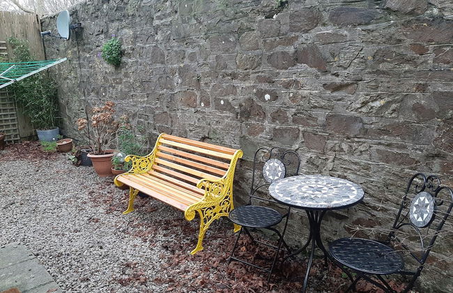 Cozy Courtyard Apt, Explore & Relax, Free Parking - Foto 28