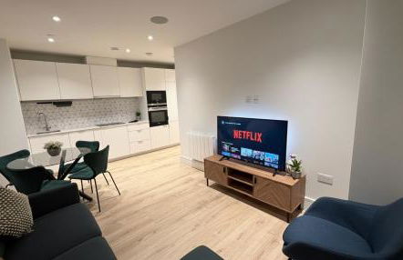 Deluxe 2BR Flat with Cinema, Gym, Parking & Games - Foto 2