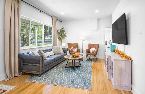 Newly Renovated, Cozy Home - Quiet, Mountain Views - Foto 10