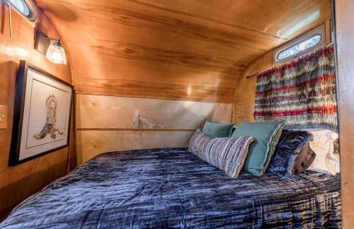 Vintage Camper Amazingly Equipped Great for a Unique Getaway in Texas - Foto 7