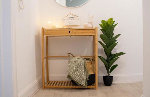 Glory Homes- City centre apartment , sleeps 7 with parking & WiFi - Foto 9