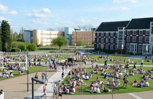 University Duplex • Sleeps 6 - Foto 12