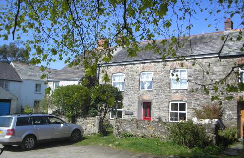 Cottage On The Square - Photo 1