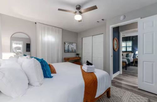 New listing~10 min to beach~Back yard fun~Pool - Foto 16