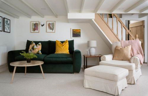 4-Bed Cottage - Pets with Garden & Wood Burner - Foto 8