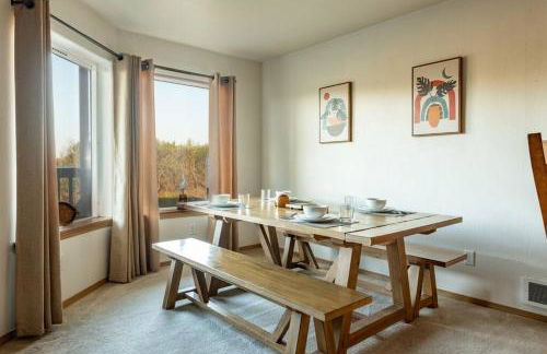 Cozy 2 bedroom condo walking distance from the beach - Foto 23