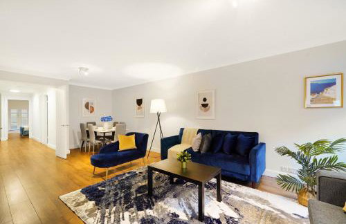 Luxury 3-Bed Apartment with Private Garden En-Suites & Underground Parking Prime NW6 London Location - Foto 1