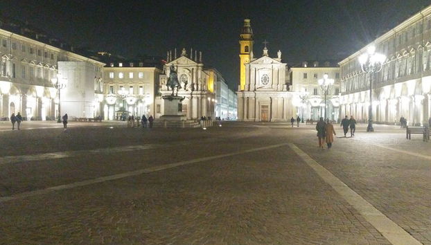 Tour nocturno guiado a pie por Turín de 2 horas en grupo reducido - Foto 4
