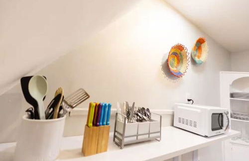 Jennifer's Unique Loft Near Brown 2 Parking Spots - Foto 15