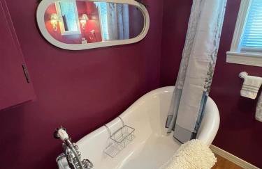 It's A Wonderful Life - Main St Penn Yan - Walk to Shops & Dining - Hot Tub - Pets OK - Seneca & Keuka Lake - Foto 24