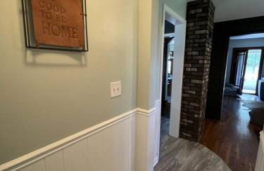 Home 7 beds, 2 baths Farmstay at Pygmy Goat Farm Byron Center Michigan - Foto 6