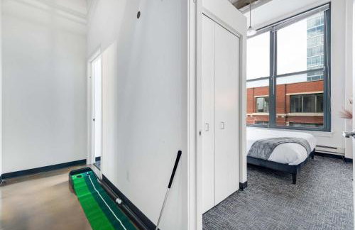 West Loop - City Views With In & Out Parking 2 - Photo 28