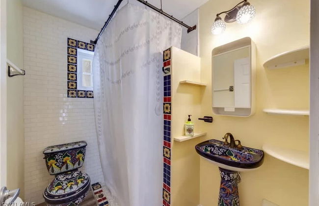 NEW Jungle Paradise Treehouse Suite With Resort Amenities Elevator Access Outdoor Kitchen Lagoon Lazy River Pool RV Hook up - Foto 56