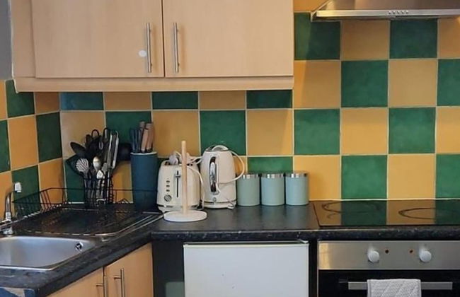 1 Bed - Sleeps 4 - Wolverhampton City Centre - Foto 2