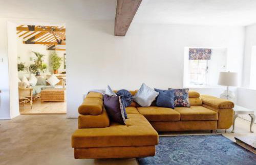 Shires Barn Farmhouse - Westbourne - Photo 24