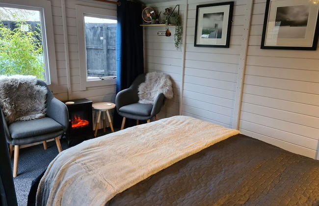 The Little Hide - Adult Only Camping Pods - Photo 8