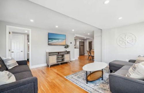 Beachfront Parking Salisbury Beach Retreat - Foto 7