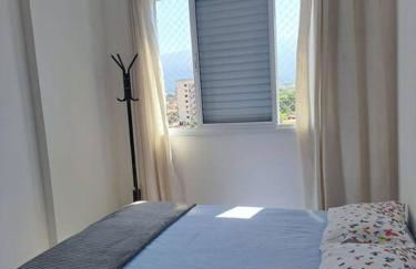 Apto aconchegante beira mar com ar no quarto - Foto 17