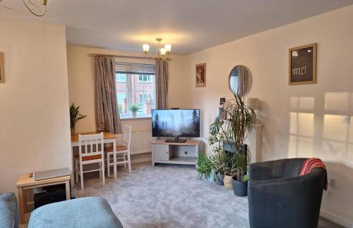 Stratford-upon-Avon 1-Bed Sleeps 4 Pets Allowed - Photo 1