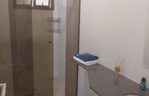 Guaruja Enseada 3 dormitorios 2 minutos da praia e ar condicionado - Foto 11