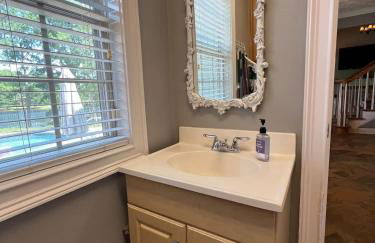 Labrador Lake with FirePit and Billiards - Foto 70