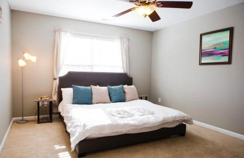 The Lucky Charm Sunny Screened Porch Near USC&Base - Foto 34