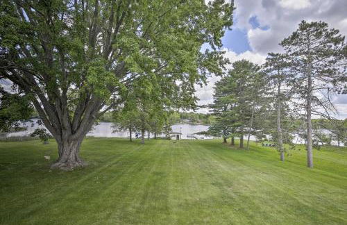 Cumberland Retreat with Lakefront Yard and Dock - Foto 27