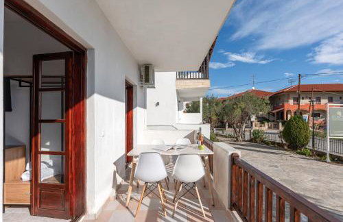 Eleon Suites & Apartments - Photo 8