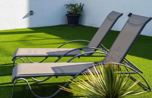 Serene hideaway, luxurious 2-bedroom penthouse apartment in the exclusive Paraíso Pueblo - Photo 31