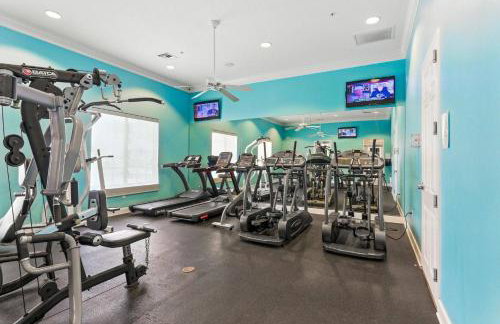4BR Bella Vida Lakeview Pool Townhome - Photo 34