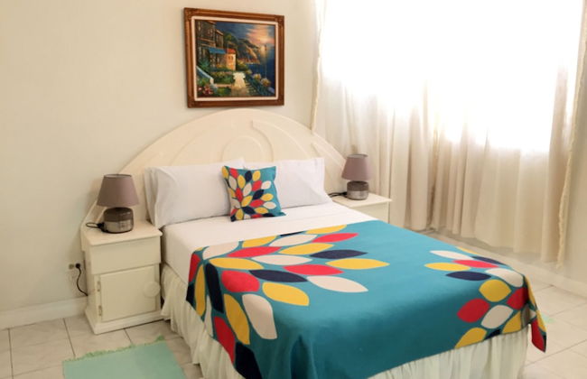 Cumber's Tropical Apartments - Foto 2