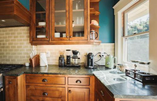 Gorgeous Eccentric Family Home with Cowboy Pool - Foto 26