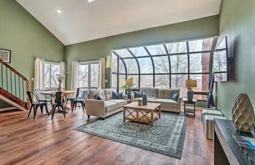 Inviting Vernon Twp Condo with Private Balcony! - Foto 1