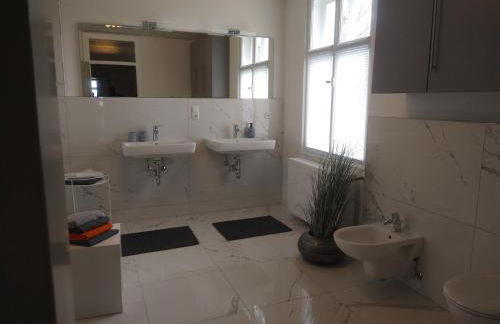 Fürstlich Wohnen im Herrenhaus - Foto 4