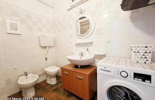 Marotta, 50 mt dal mare, Aria condizionata, Wi-Fi gratuita, 2 camere, 6 letti, - Foto 39