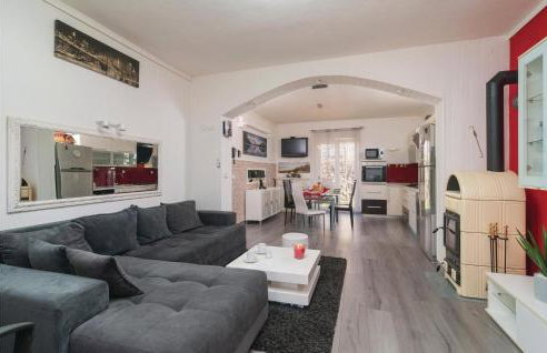 Beautiful Home In Srinjine With Sauna - Photo 2