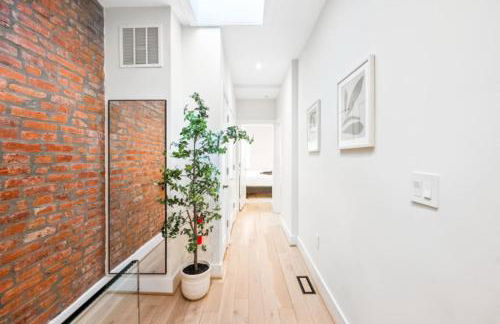 Sleeps 12 Downtown Entire home with rooftop - Foto 32