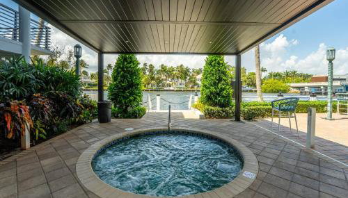 Boca Waterfront • Watch the Boats • Pool & Gym - Foto 3