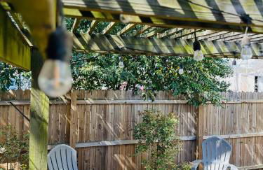 Newly Renovated 3BDR with Backyard Starland District - Foto 23