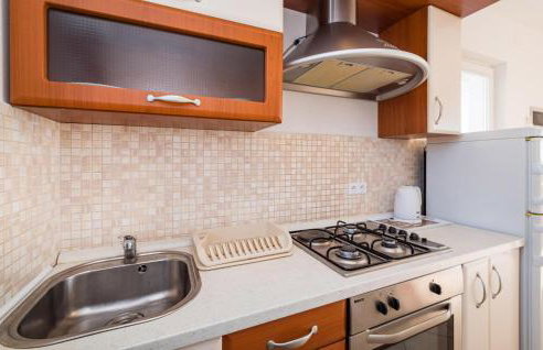 2 Bedroom Nice Apartment In Rtina - Photo 18