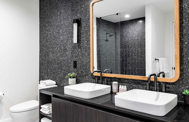 Sleeps 34! 11 Condos in New Austin High Rise w/ Rooftop Pool, Gym, Yoga Studio - Foto 59