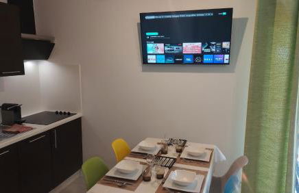 T2, 50m du lac, PISCINE, WIFI, jardin terrasse sans vis-à-vis, 1 à 4 pers - Foto 6