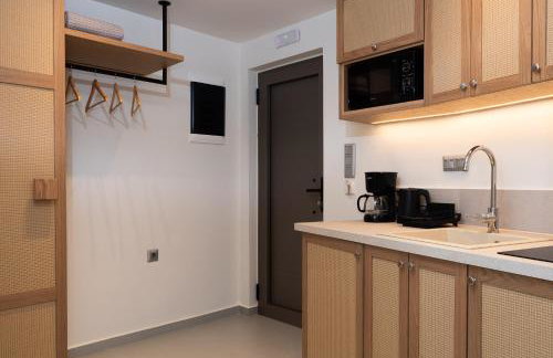 Elpis Studio Apartments - Photo 49