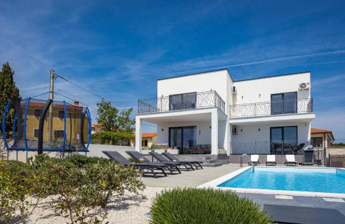 Villa Angie near Pula for 10 persons with private heated pool & kids playground - Foto 44