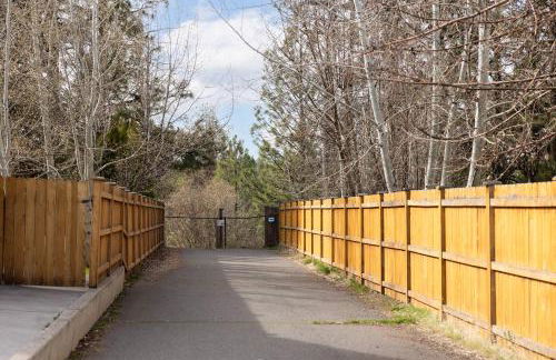 Rock Bluff Retreat - Home for 6 - Foto 23