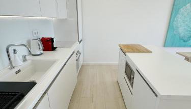 Seafront Apartment in Quarteira - Foto 5