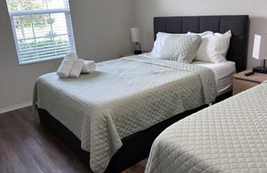 Perfect 4Bd with King Bed Vacation Home - Photo 13